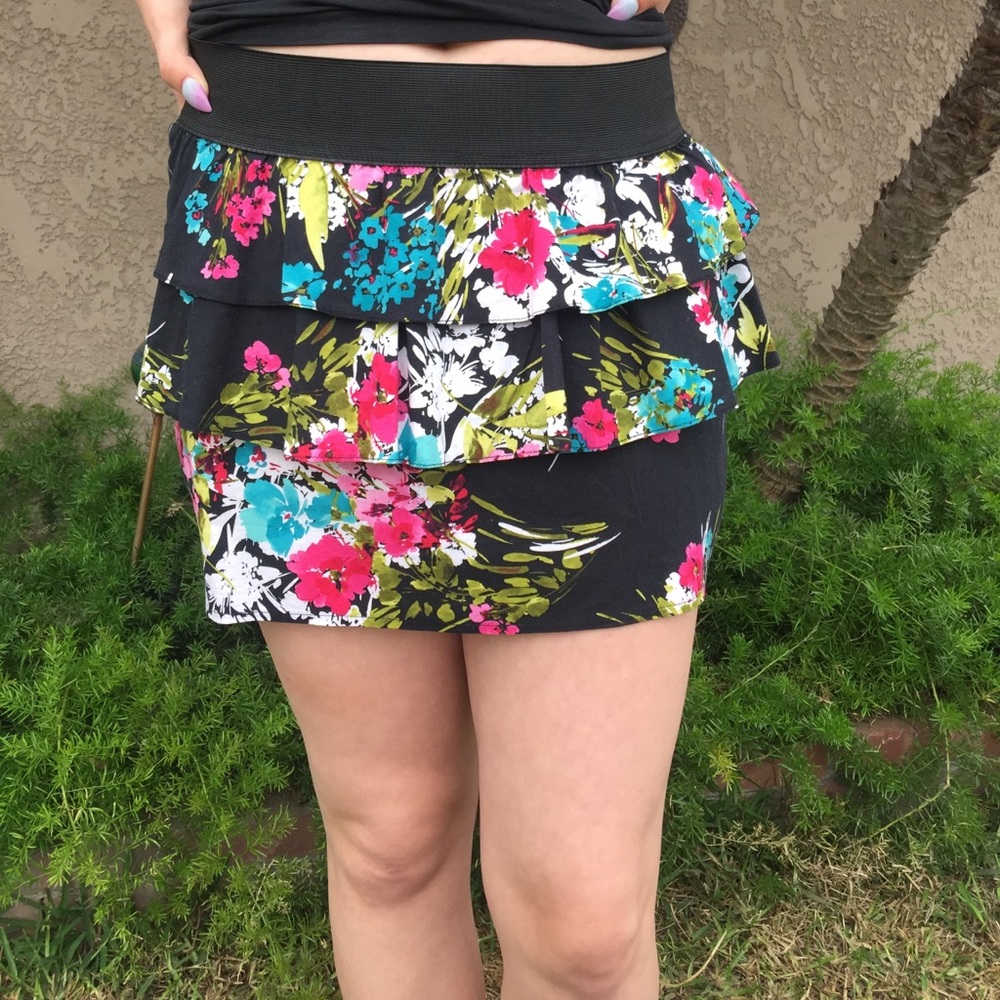 ruffled mini pencil skirt