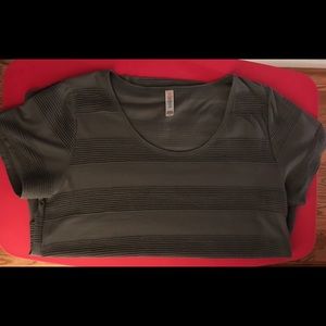 LulaRoe Classic Tee Sz XL