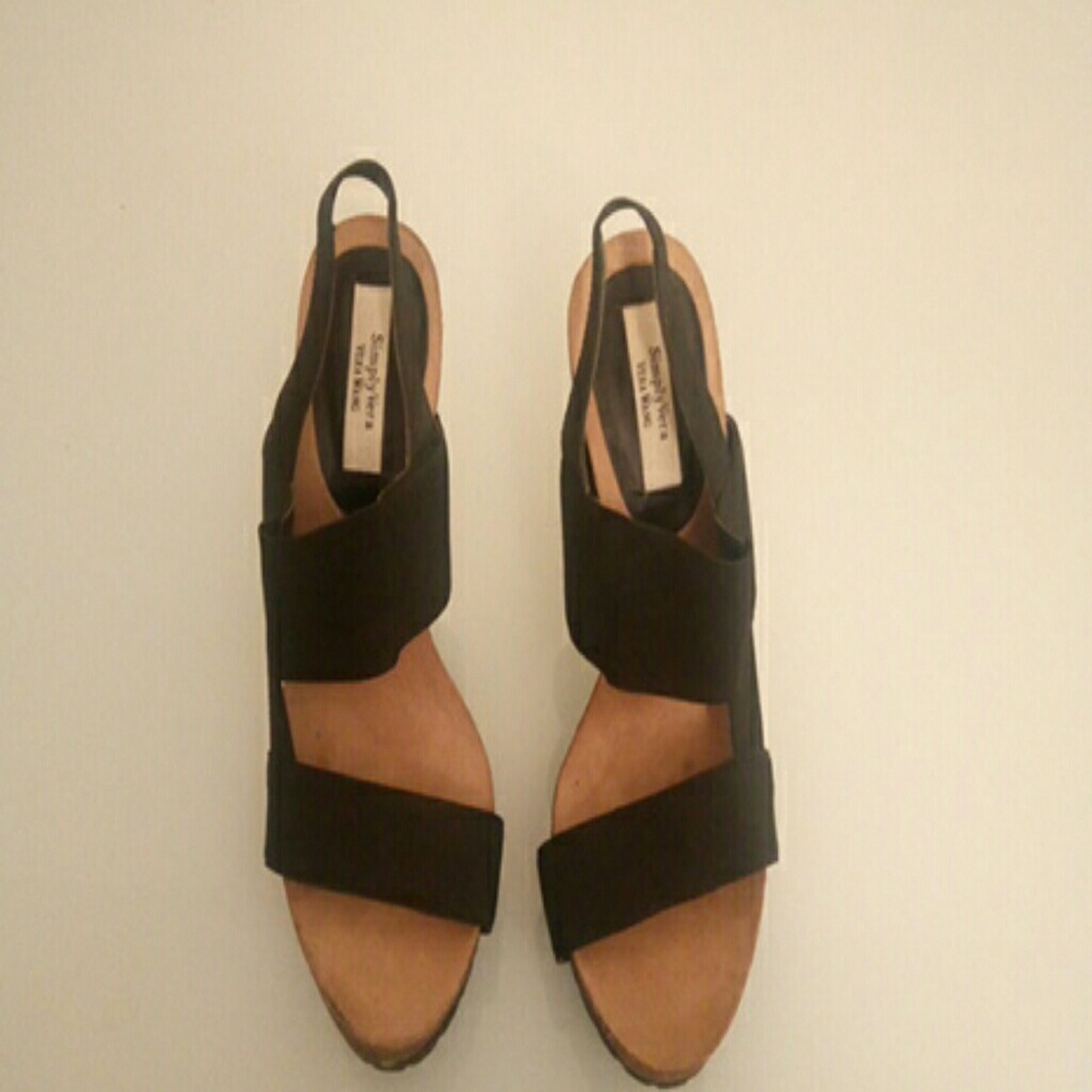 Simply Vera Wang platform sandals
