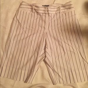Walking shorts. Size 8