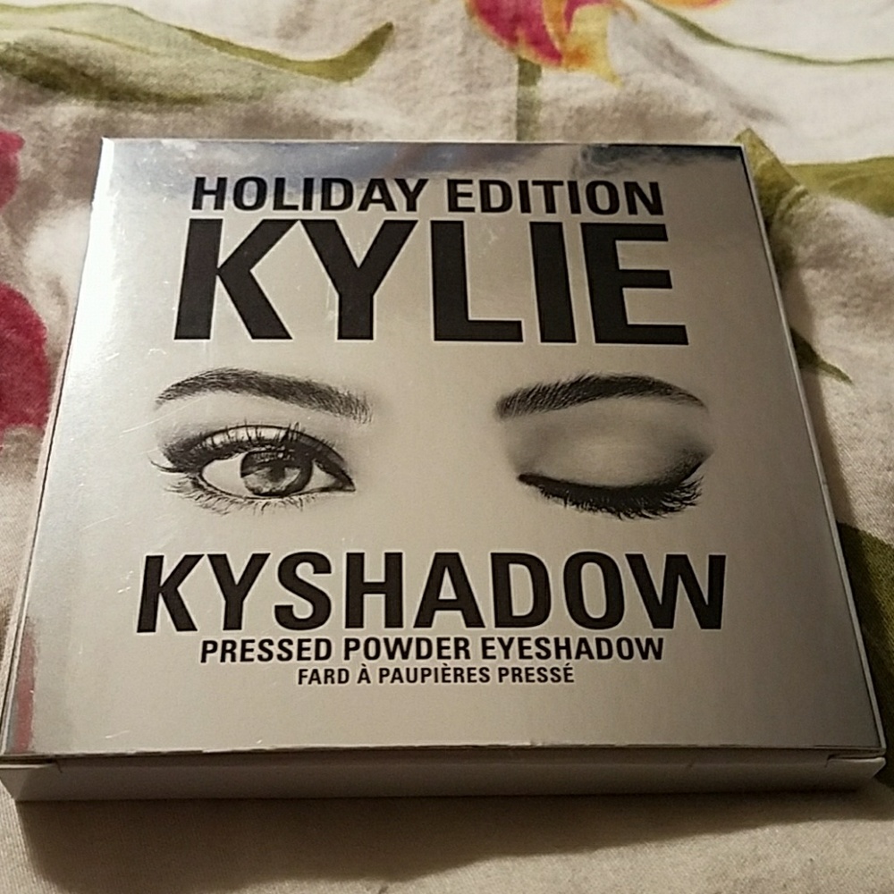 **SOLD** Kyshadow Holiday Palette