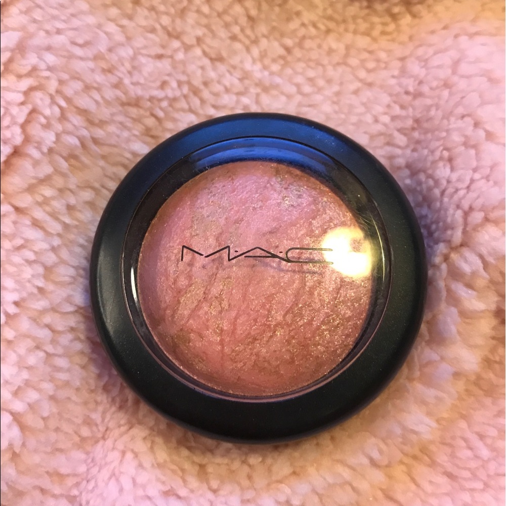 MAC Mineralized Blush in Hand-Finish
