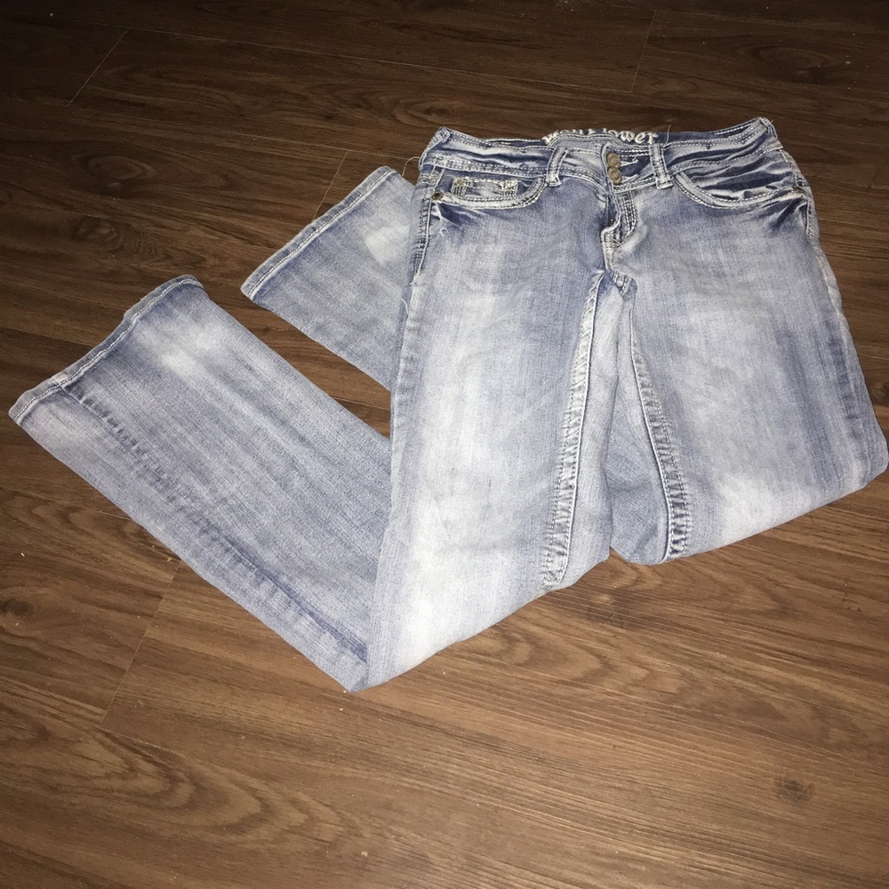 Wallflower Slightly Distressed Light Jeans