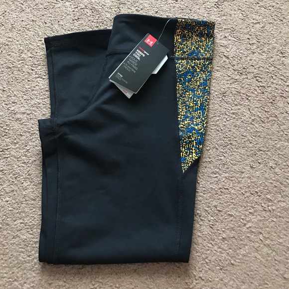 Under Armour Pants - Under Armour NWT crop leggings