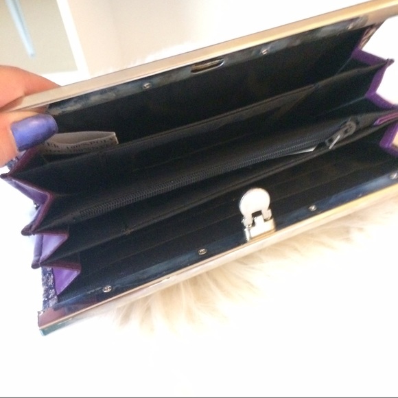 Metallic leopard print wallet - Picture 3 of 3