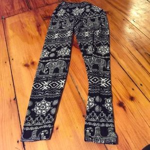 One size fits all comfy black bohemian leggings