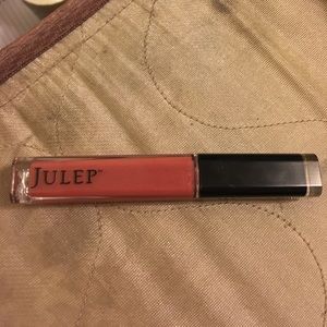 Julep lipgloss in shade "splendid"