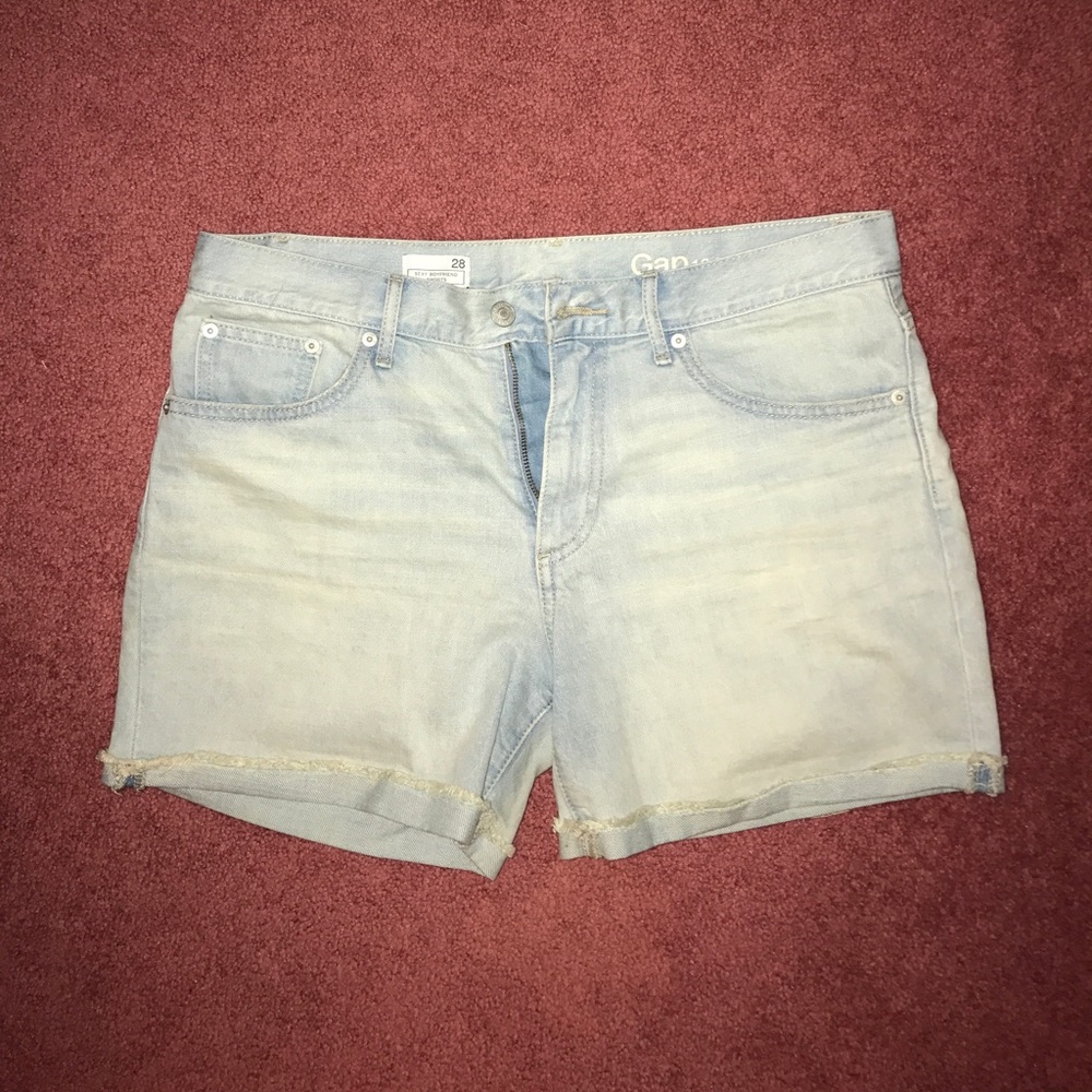 Gap Light Wash Sexy Boyfriend Jean Shorts