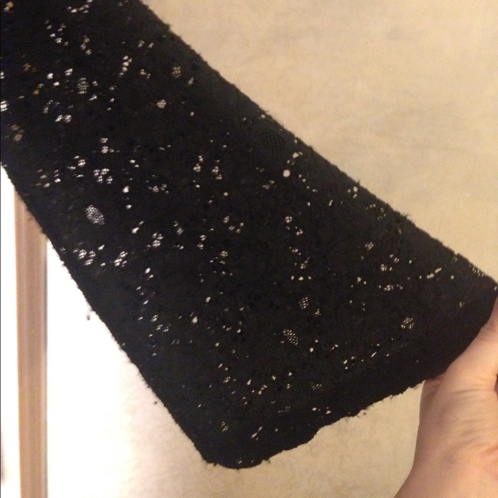 Black lace dress - Picture 4 of 8