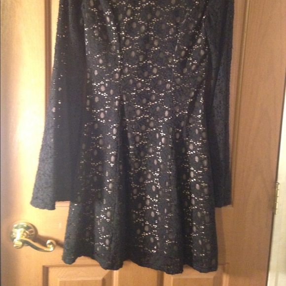 Black lace dress - Picture 7 of 8