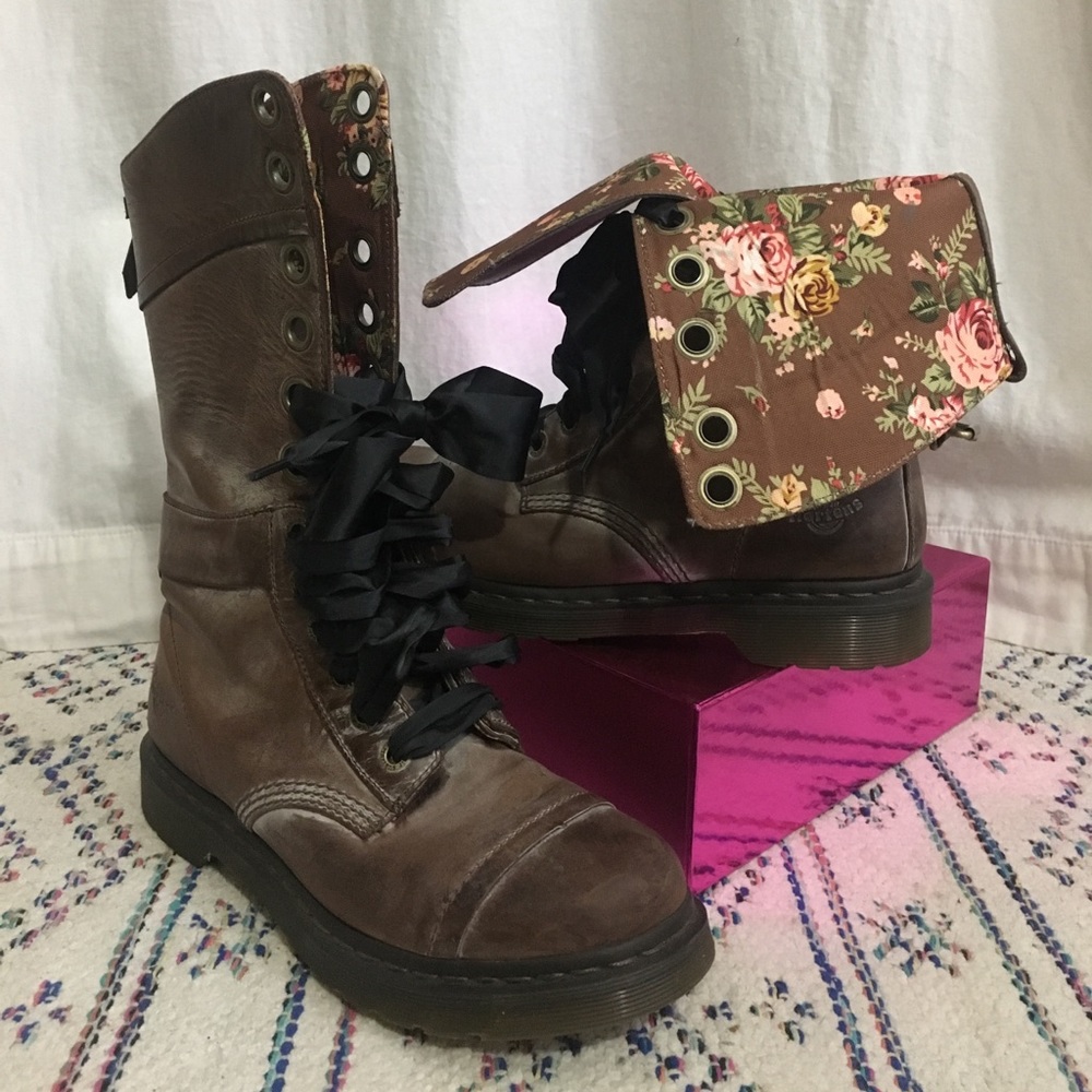 🌸Dr. Martens TRIUMPH brown boots🌸