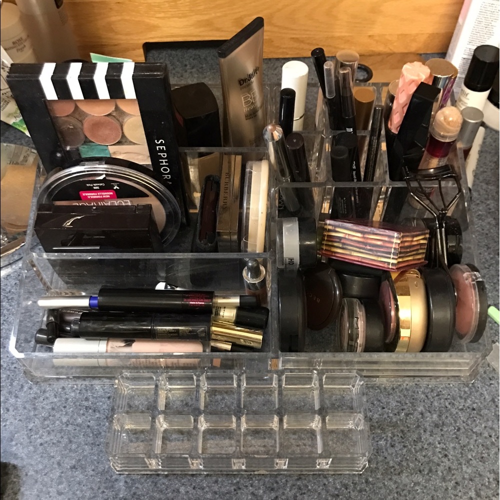 Makeup organizer