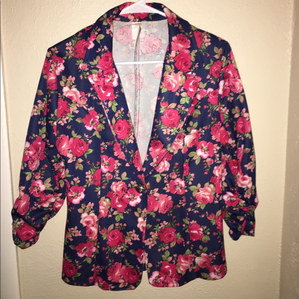 Floral blazer🌺🌸🌼🌻💐🌹