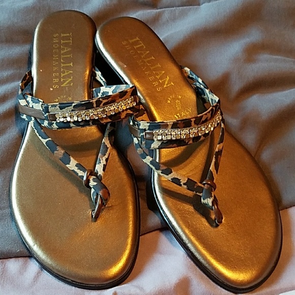 Sandals - Picture 1 of 2
