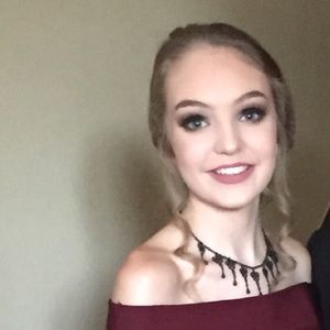 Meet your Posher, Chloe