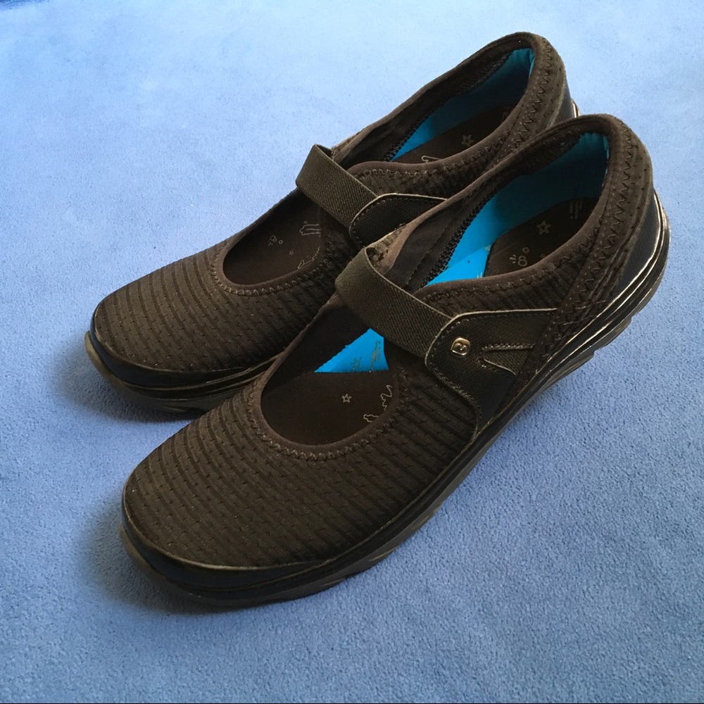 BZees Brisk Mary Jane Sneaker - Black (Size 10)