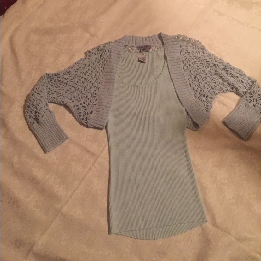 Light blue tank and 3/4 sleeve shawl cover