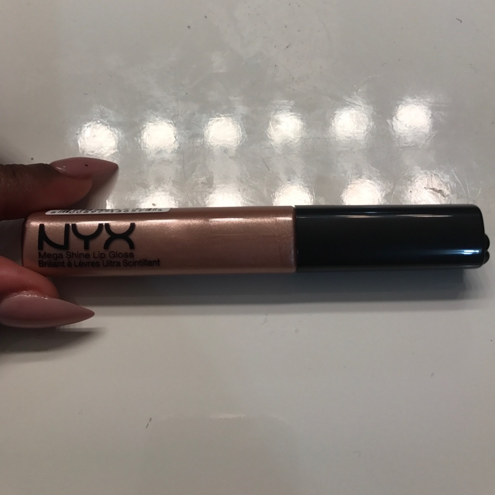 NYX Lip Gloss in Beige Pearl