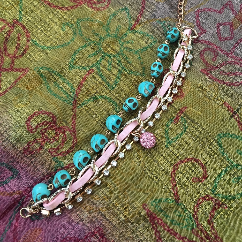 Adorable skull and rhinestone bracelet