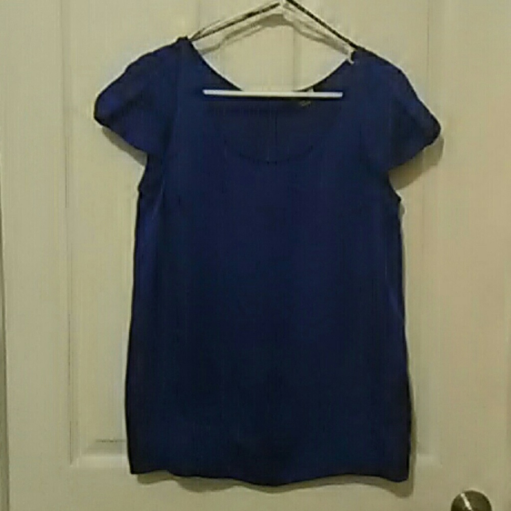 Very pretty royal blue silky top