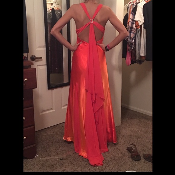 Prom dress - Picture 2 of 2