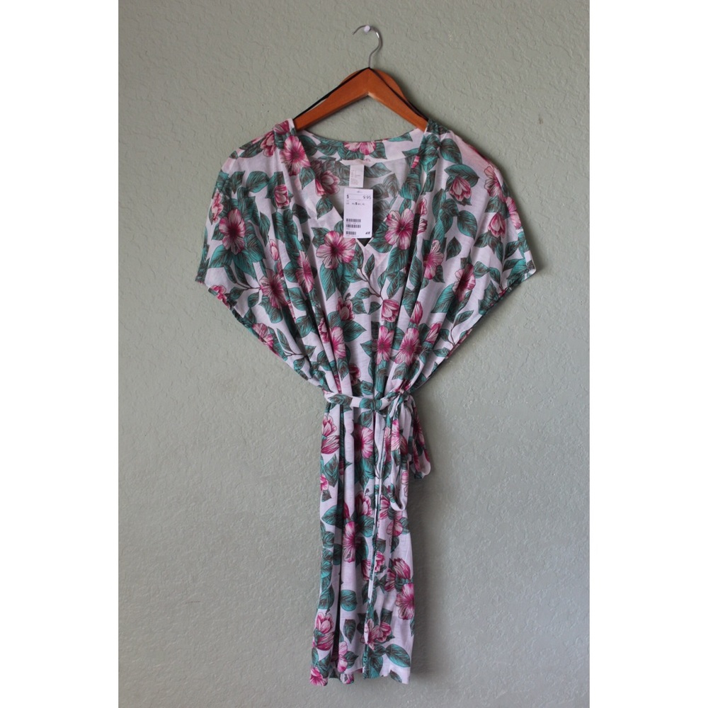 🏝 H&M floral swimsuit cover up