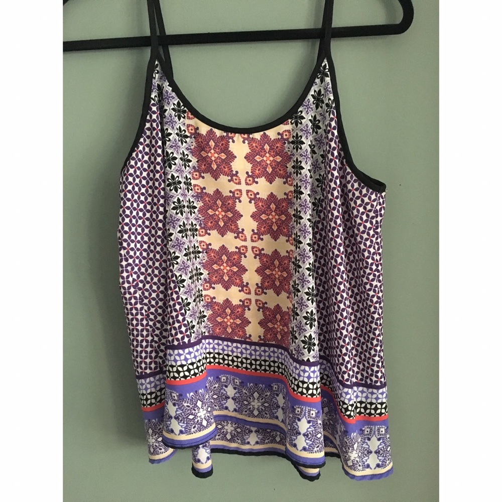 Unique patterned tank top!