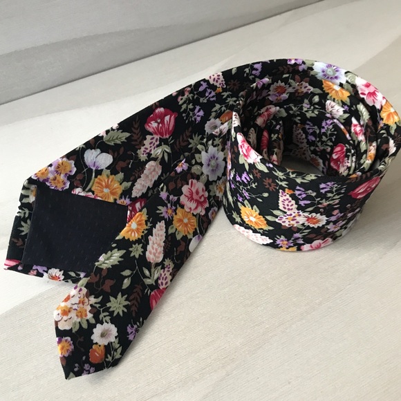 Men's Floral Skinny Tie - Picture 2 of 3