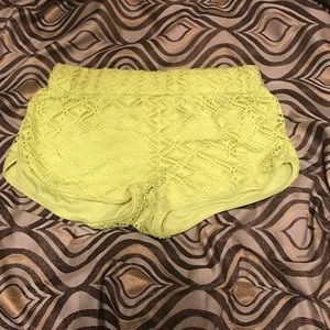 Stretchy lace shorts