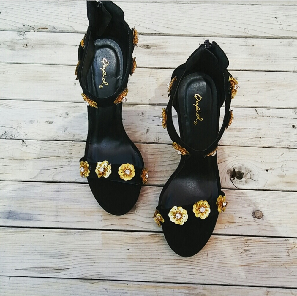 //Wild Thoughts// Black daisy strappy heel - Picture 6 of 8