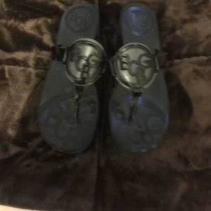 Like new BCBG sandals