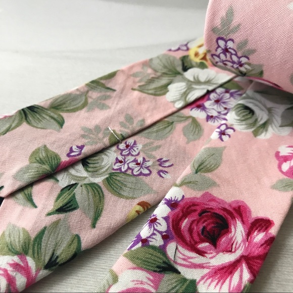 Men's Light Pink Floral Skinny Tie - Picture 2 of 3