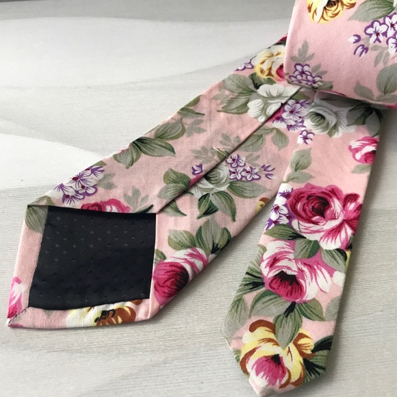 Men's Light Pink Floral Skinny Tie - Picture 3 of 3