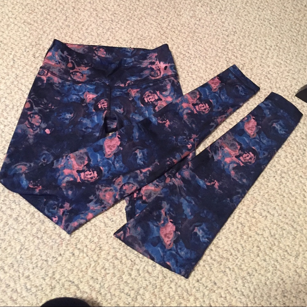 Lululemon Wunder Under leggings! Sz 4