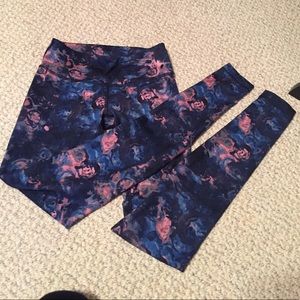 Lululemon Wunder Under leggings! Sz 4