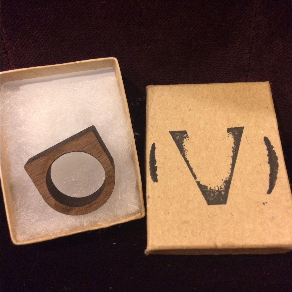 NWOT Wood Laser Cut Ring