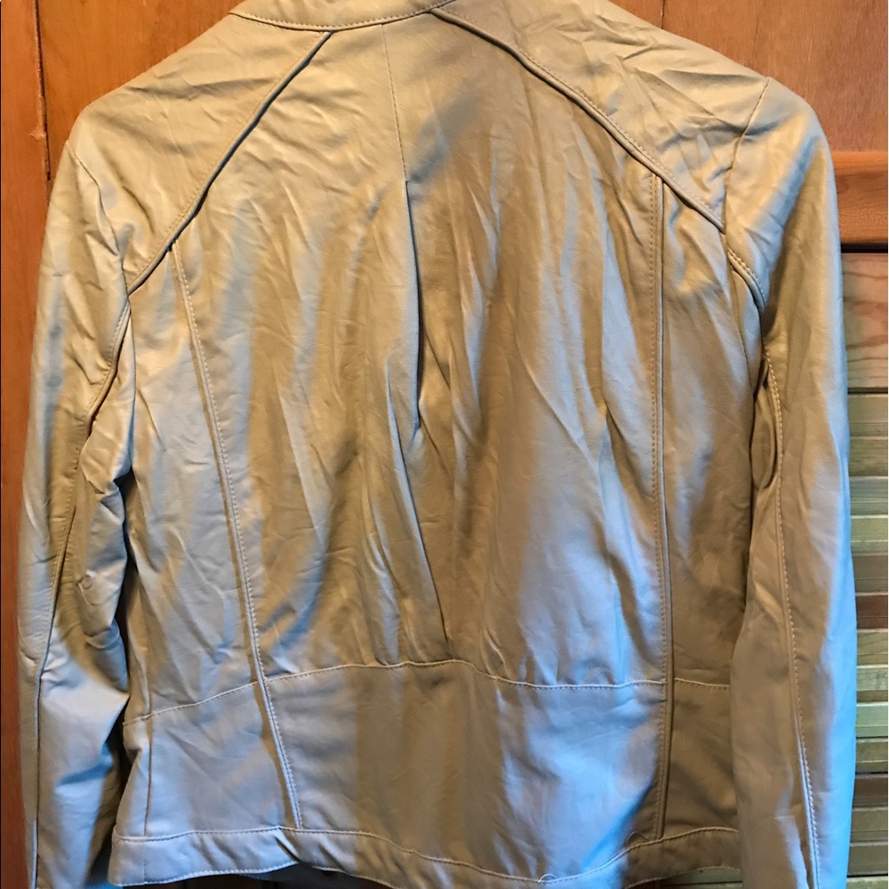 Jacket - Picture 5 of 6