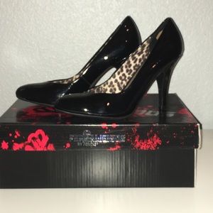 Black fergalicious by fergie heels.