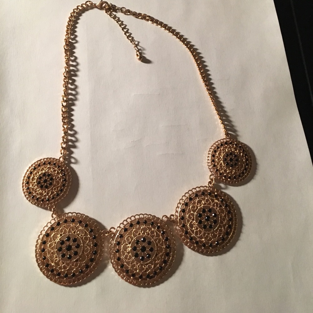 Statement necklace