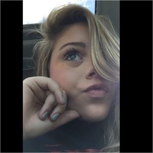 Meet your Posher, Laney