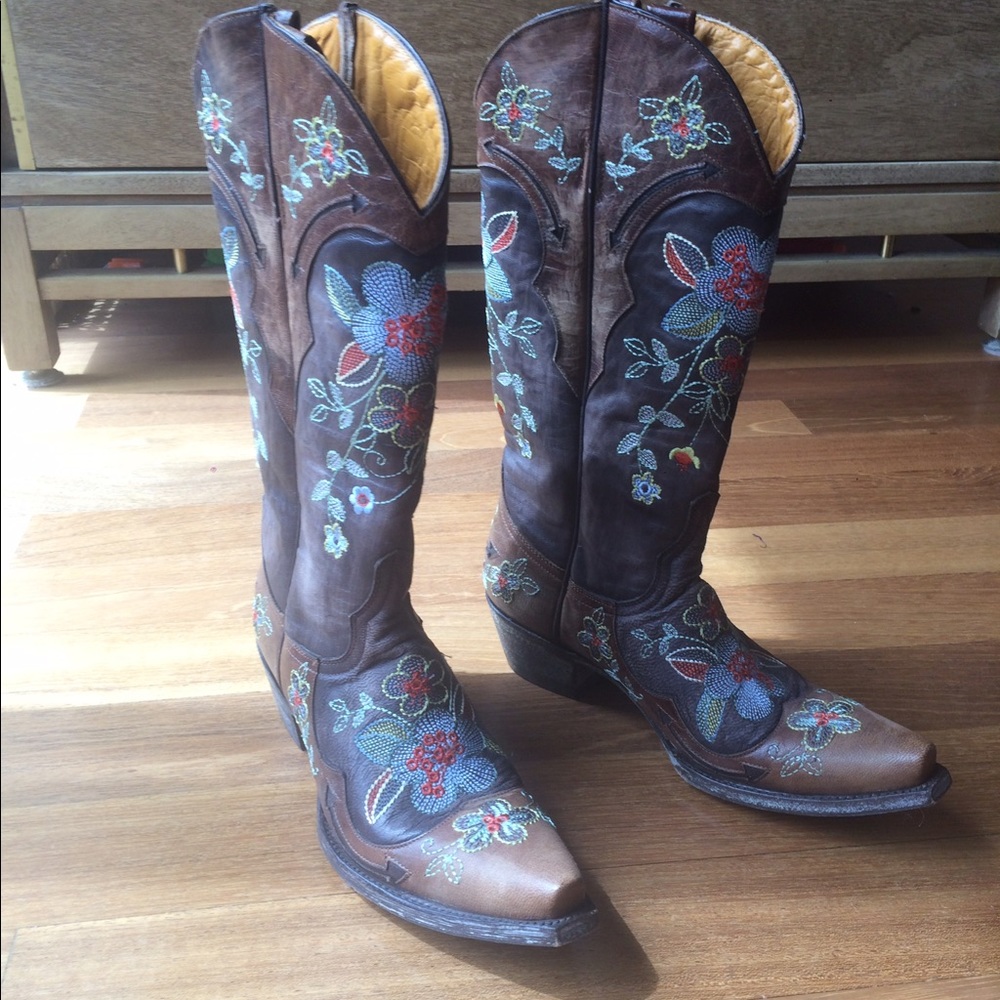 Old Gringo embroidered boots. New.
