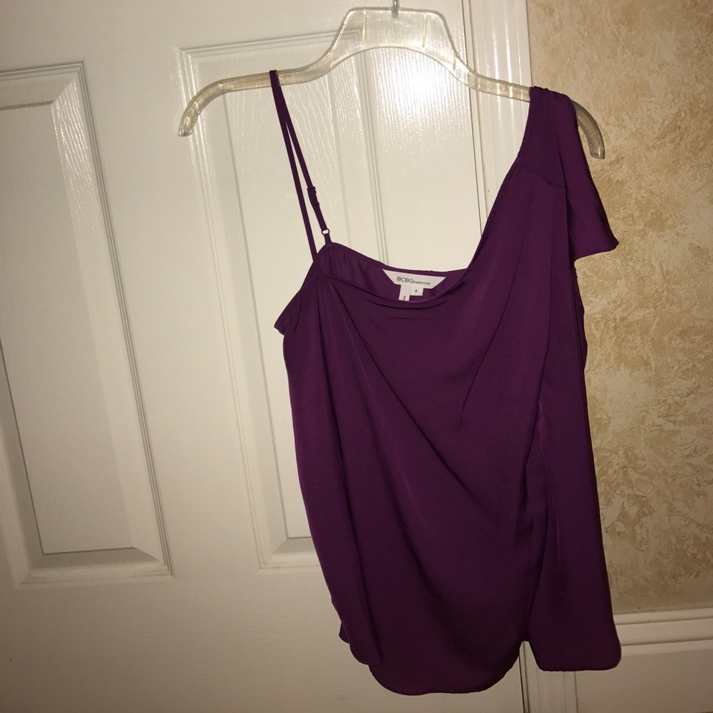BCBGeneration Asymmetrical top