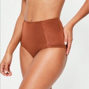 Brown bikini bottoms 🍄