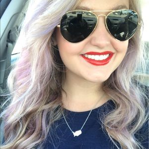 Meet your Posher, Hali