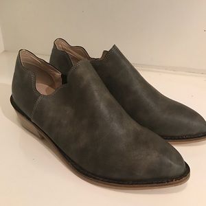 Gray Western Style Ankle Boots with Low Heel (6)