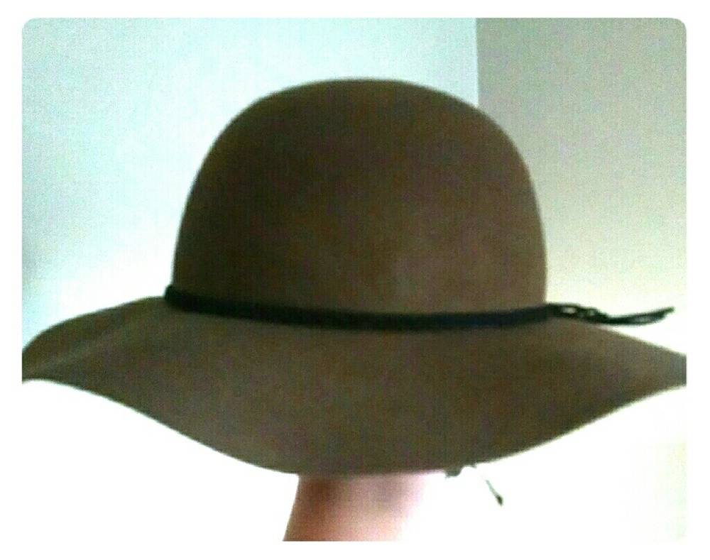 Floppy hat
