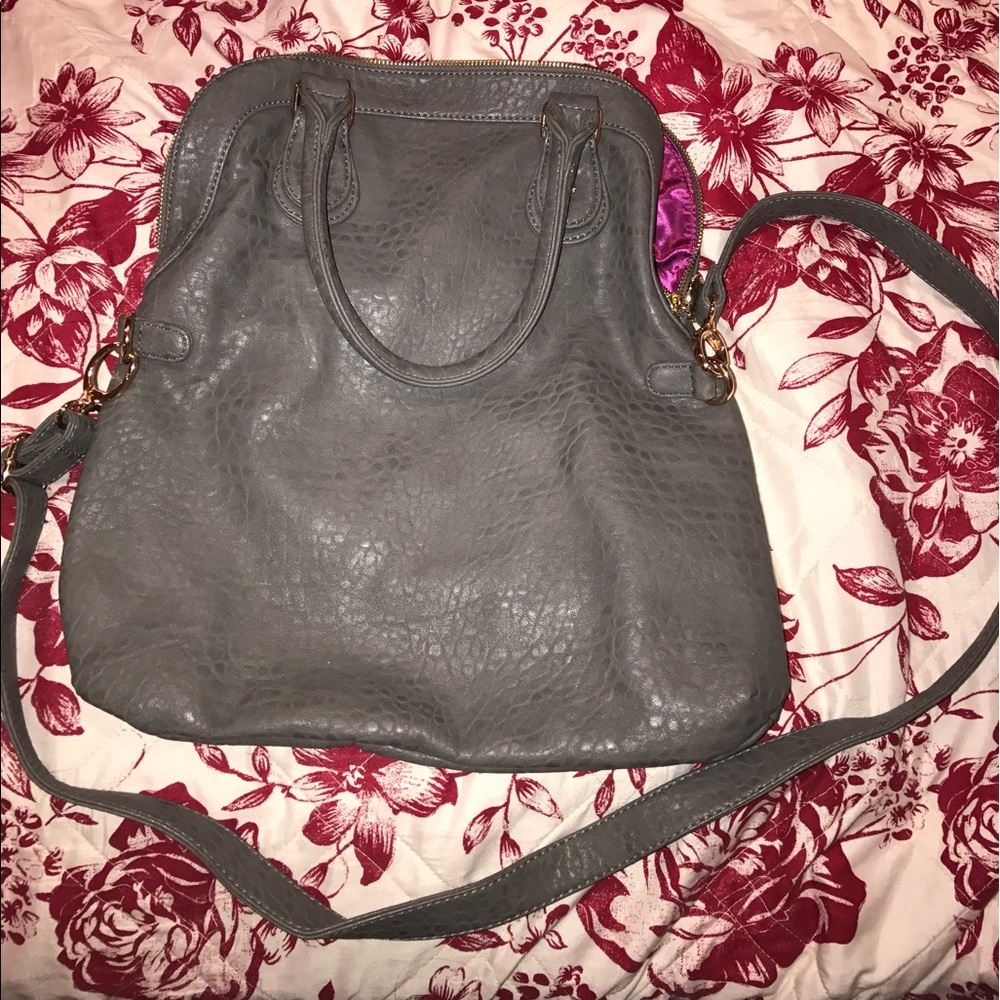 Beautiful grey deux lux crossbody handbag