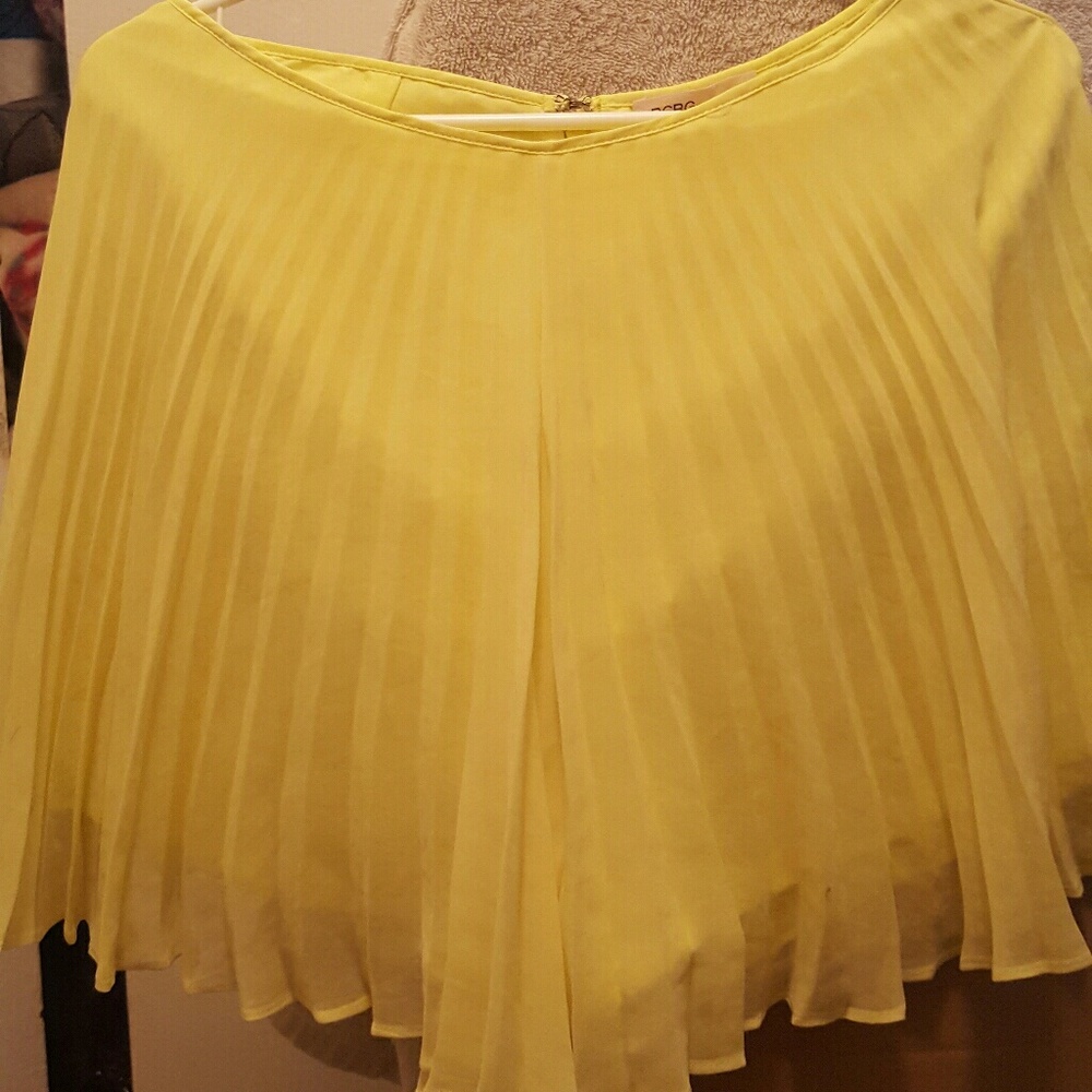 BCBGENERATION limelight pleated skort