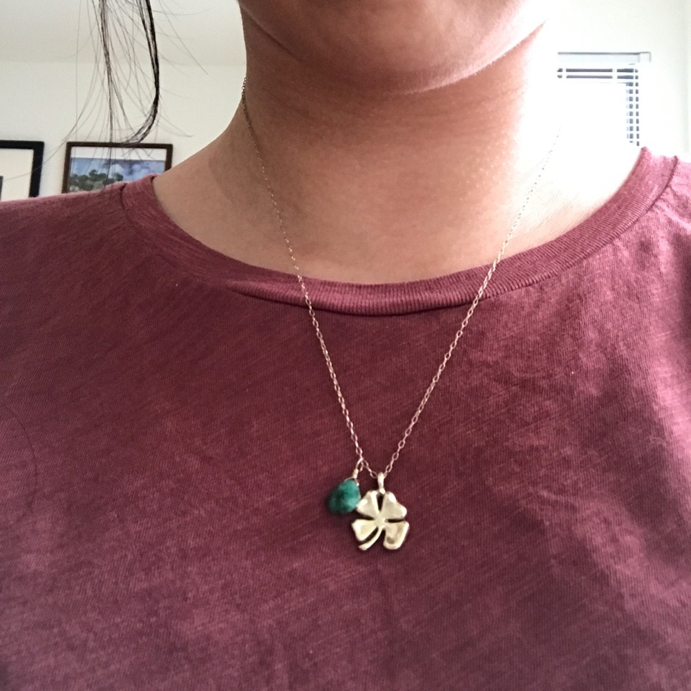 Delicate gold plated shamrock/crystal necklace