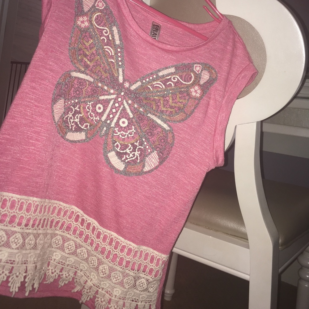 Loose and comfy but casual cute shirt